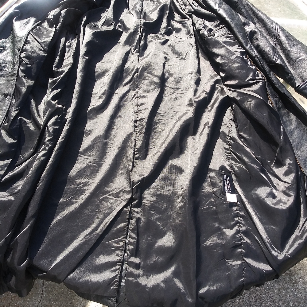 - Leather coat - Picture 3 of 8